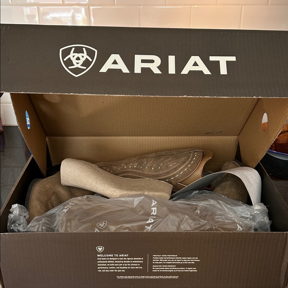 Ariat Cowboy Boots - Picture 8 of 10